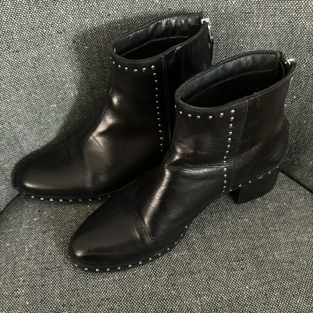 Vanessa Wu black short boots booties size 39 /38.5